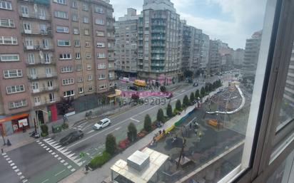 Vista exterior de Pis de lloguer en Vigo  amb Terrassa