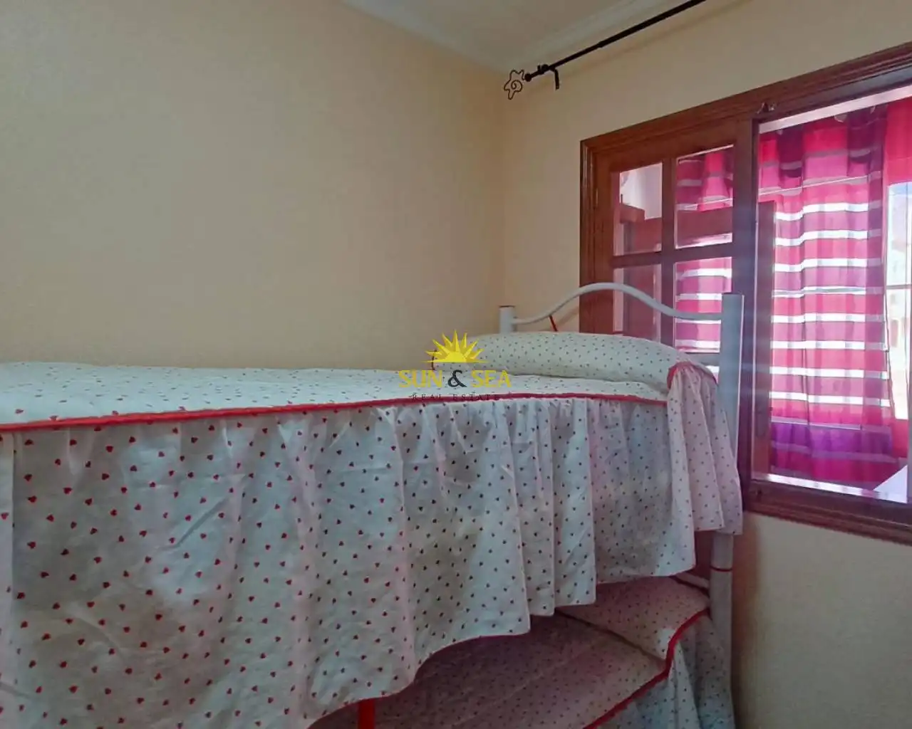 Dormitori de Casa o xalet de lloguer en Pilar de la Horadada amb Aire condicionat, Calefacció i Moblat