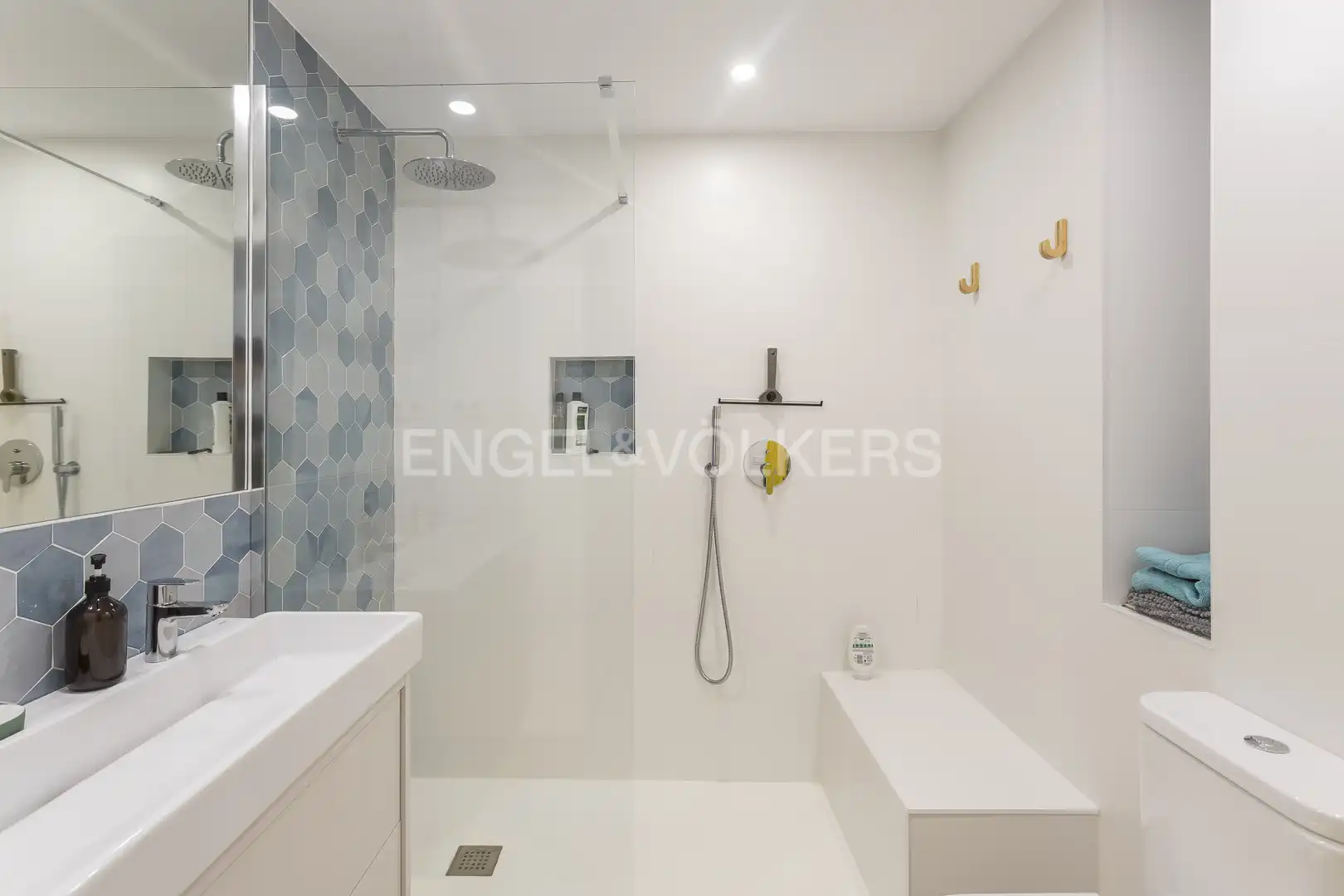 Baño de Piso de alquiler en Madrid con Aire acondicionado, Calefacción y Amueblado