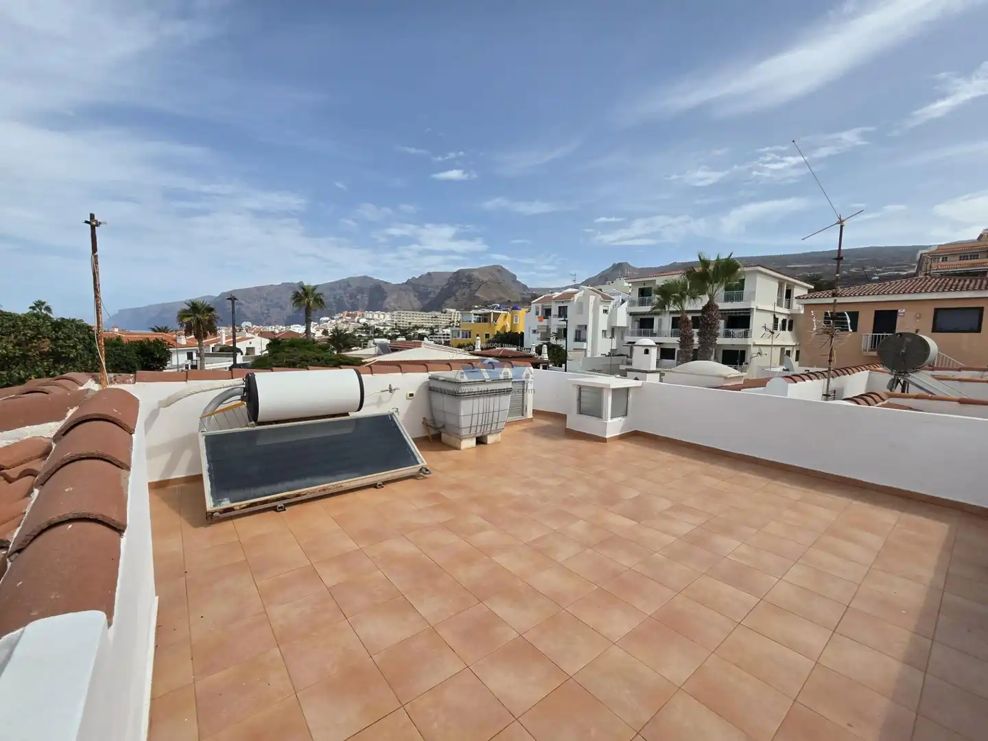 Vista exterior de Casa o xalet en venda en Puerto de Santiago