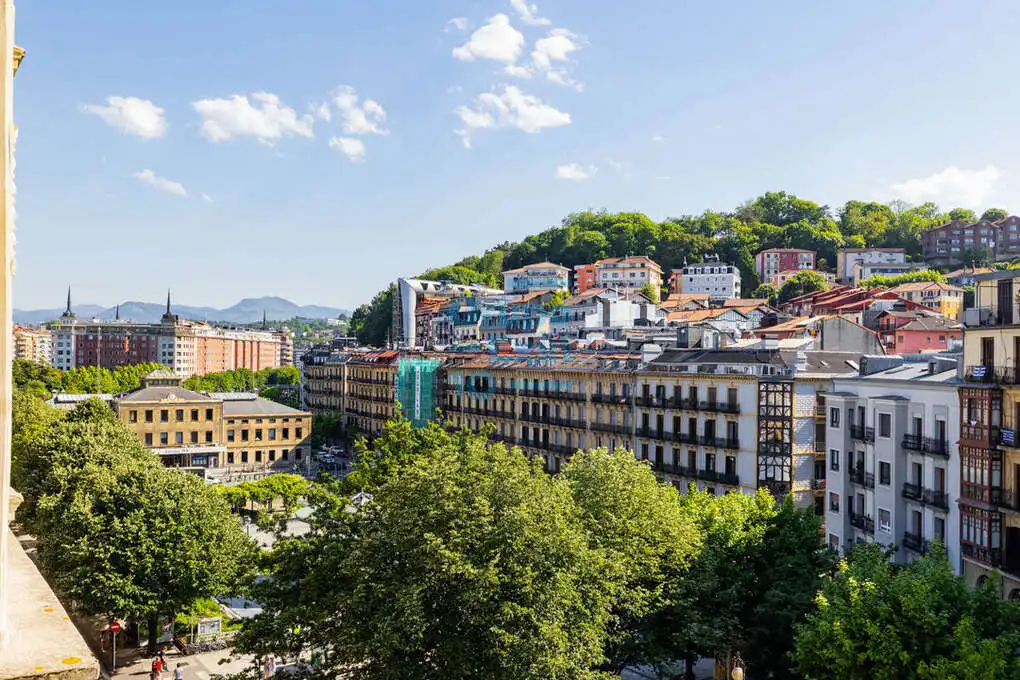 Vista exterior de Piso en venta en Donostia - San Sebastián  con Aire acondicionado, Calefacción y Balcón