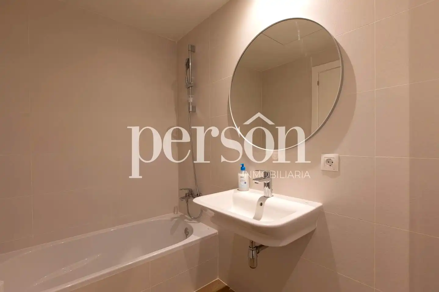 Baño de Piso de alquiler en Dénia con Aire acondicionado, Terraza y Trastero