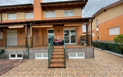 Exterior view of House or chalet for sale in Cuzcurrita de Río Tirón  with Terrace and Swimming Pool