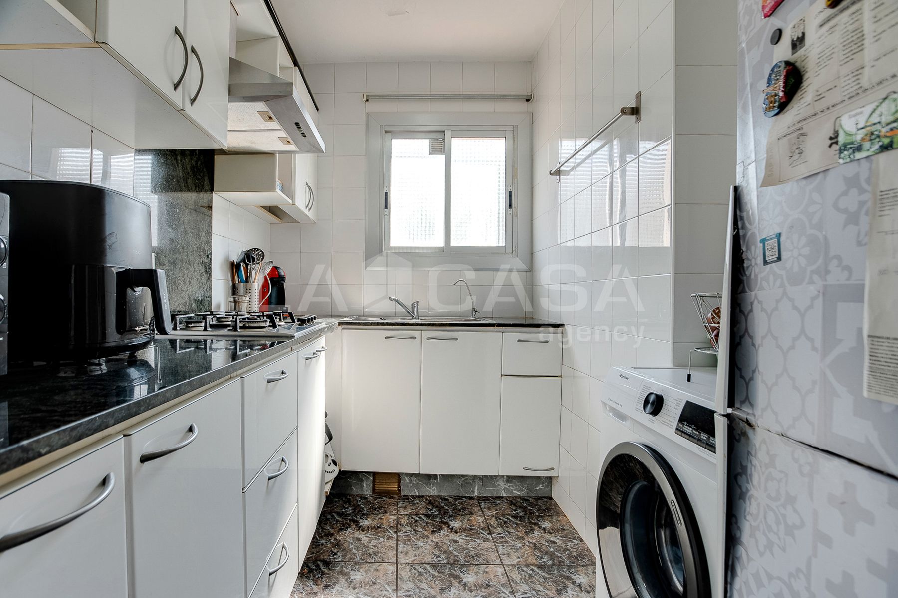 Cuina de Pis en venda en Cornellà de Llobregat amb Balcó