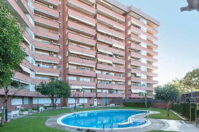 Piso en Venta en Calle del Pisuerga en La Maternitat i Sant Ramon