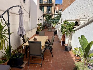 Chalet con balcón en venta en Les Corts