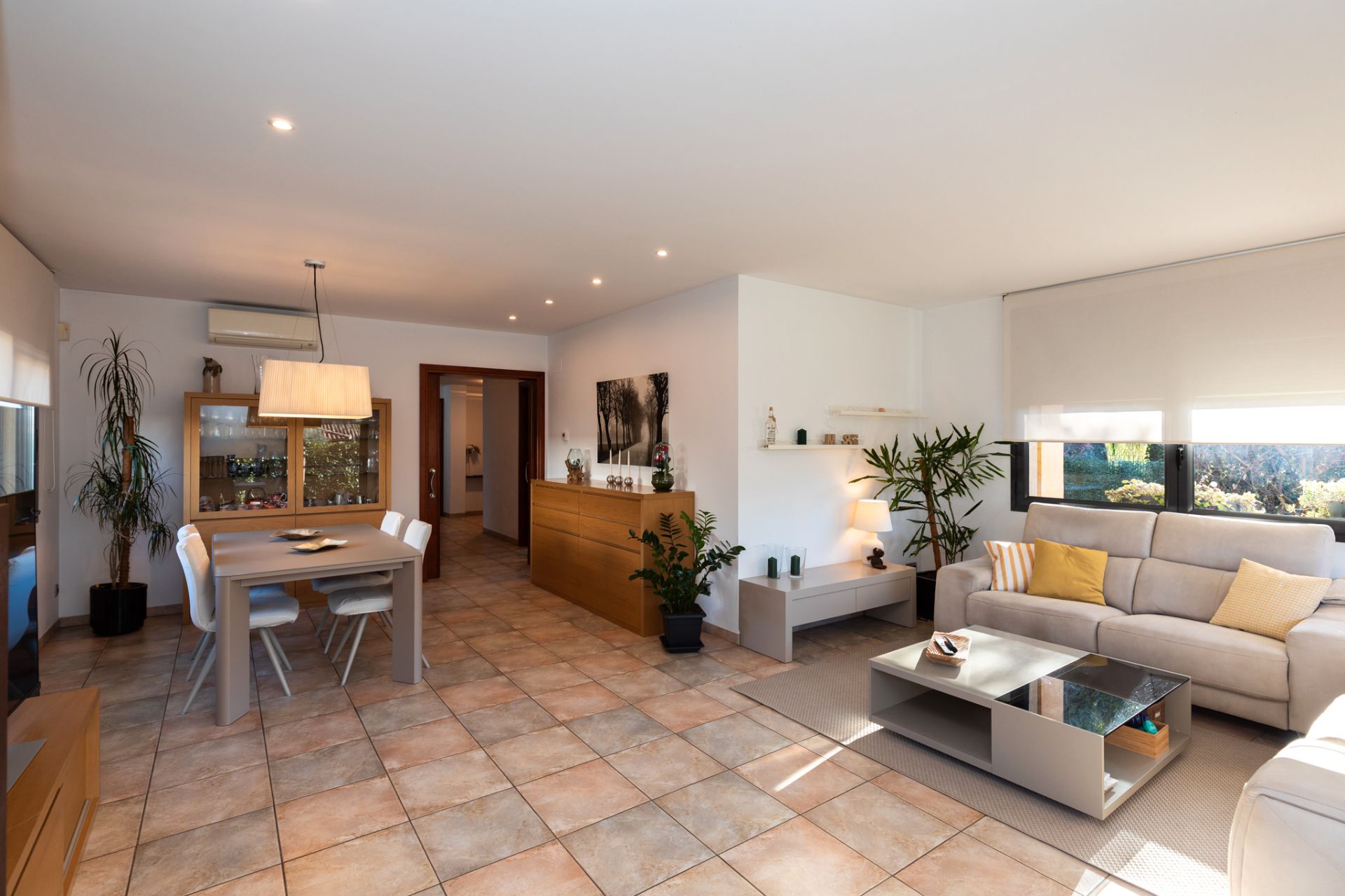 Sala d'estar de Casa o xalet en venda en Les Franqueses del Vallès amb Aire condicionat, Calefacció i Jardí privat