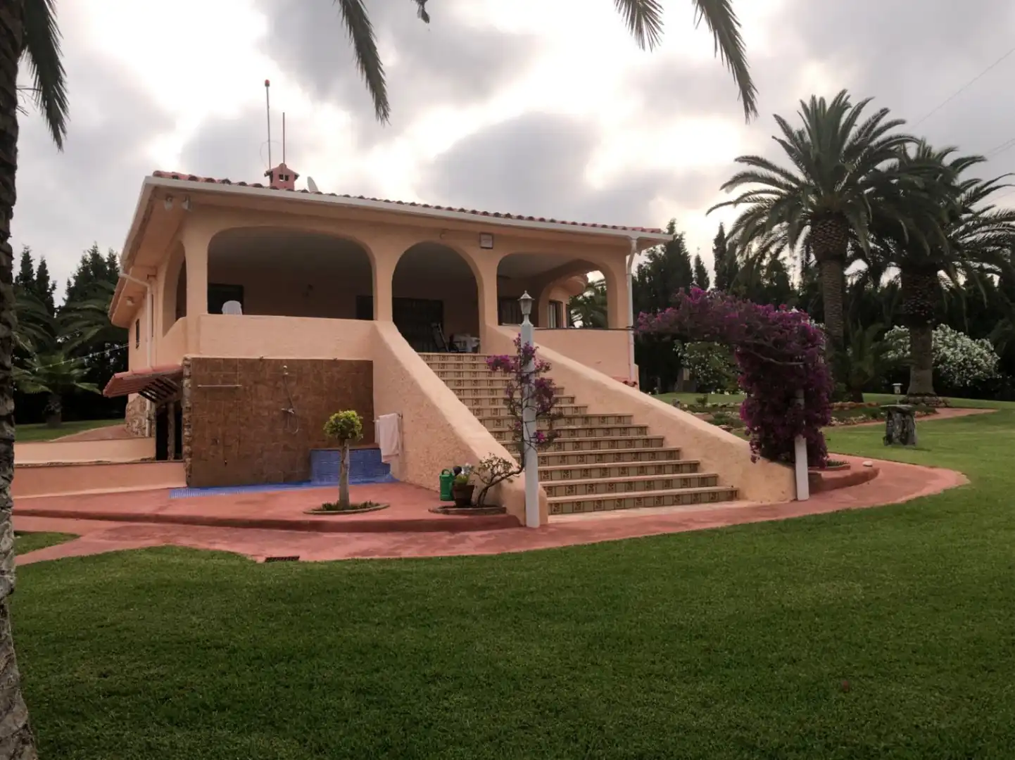 Vista exterior de Casa o xalet en venda en Alcalà de Xivert amb Calefacció, Jardí privat i Piscina