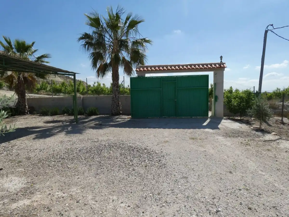 Aparcament de Casa o xalet en venda en Alguazas amb Jardí privat, Traster i Piscina