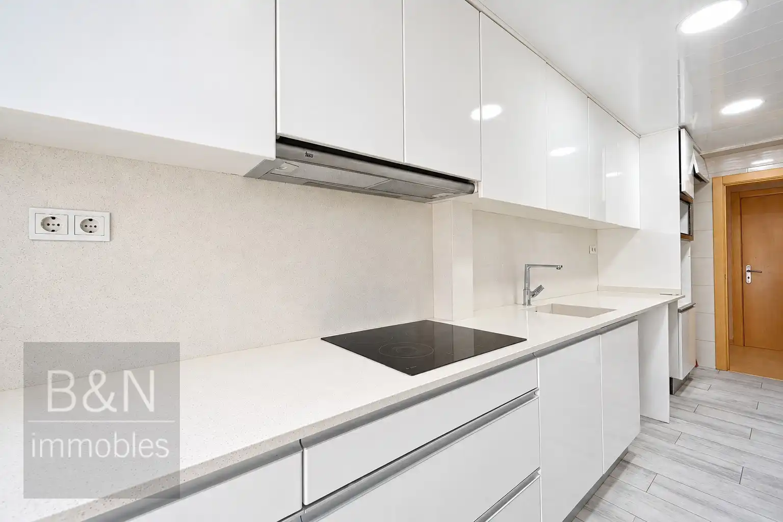 Flat with balcony for sale in Nord-oest, imagen 13