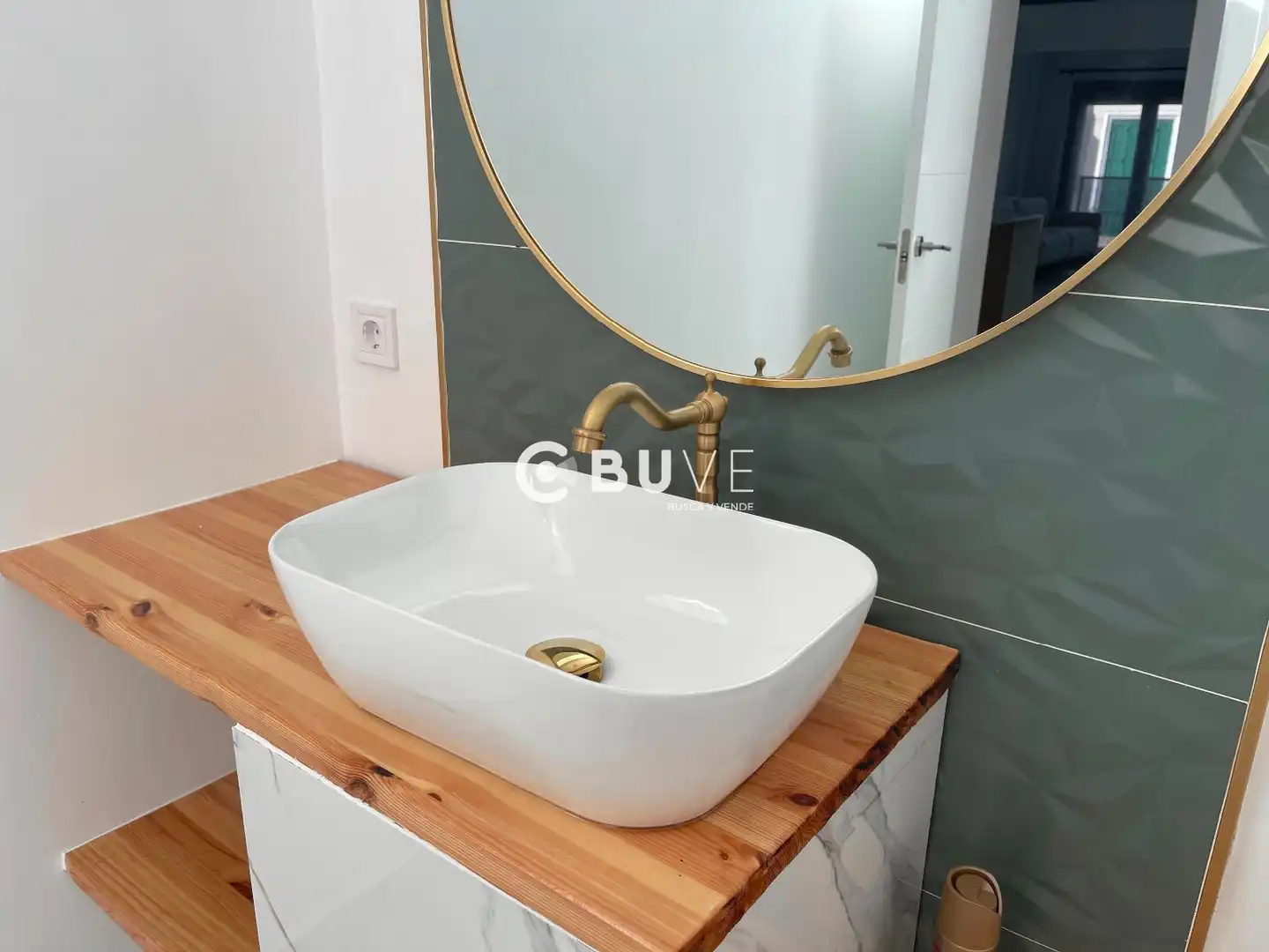 Bathroom of Houses for sale in Sevilla  with Air Conditioner, Terrace and Swimming Pool