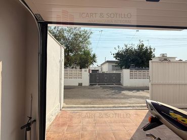 Villa mit Balkon zum Verkauf in Les Salines
