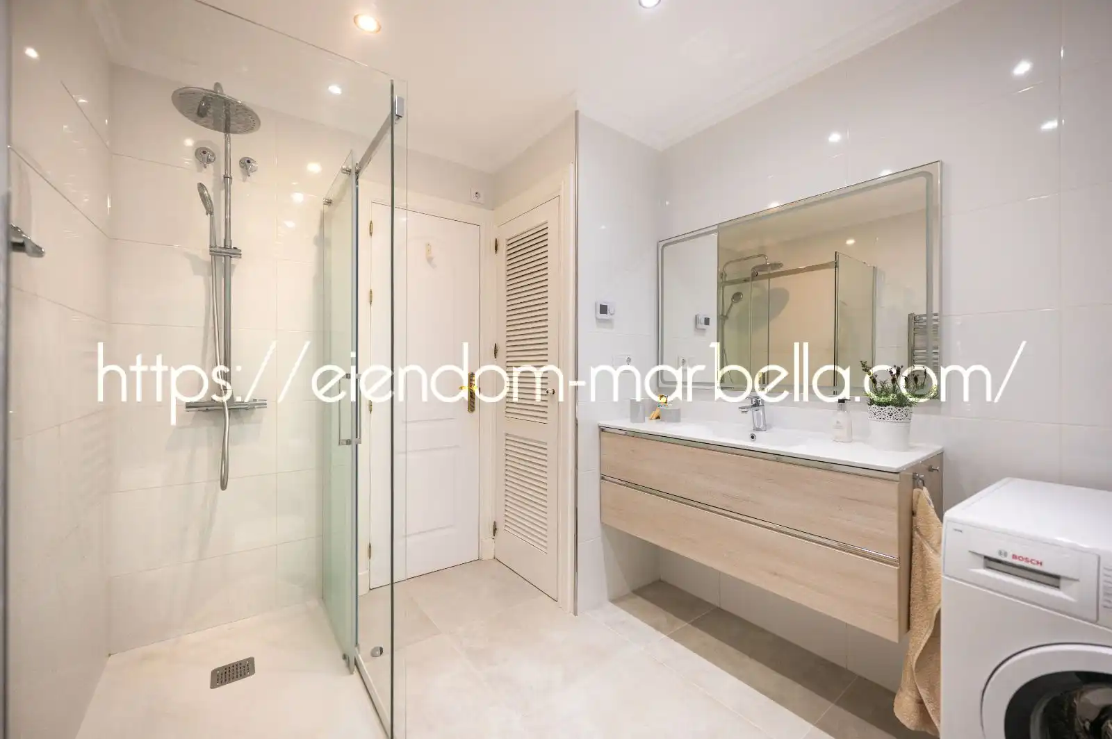 Bathroom of Apartments for sale in Marbella  with Air Conditioner, Heating and Terrace