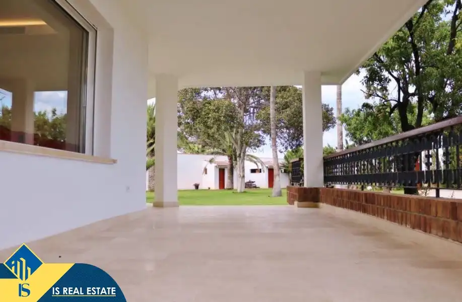 Vista exterior de Casa o xalet en venda en Alicante / Alacant amb Terrassa, Moblat i Piscina comunitària