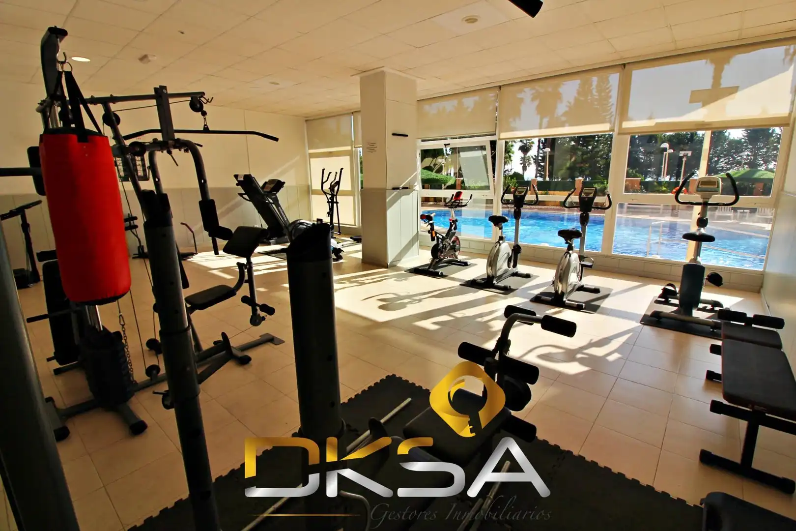 Apartment with pool for sale in Calle AMPLARIES, imagen 36