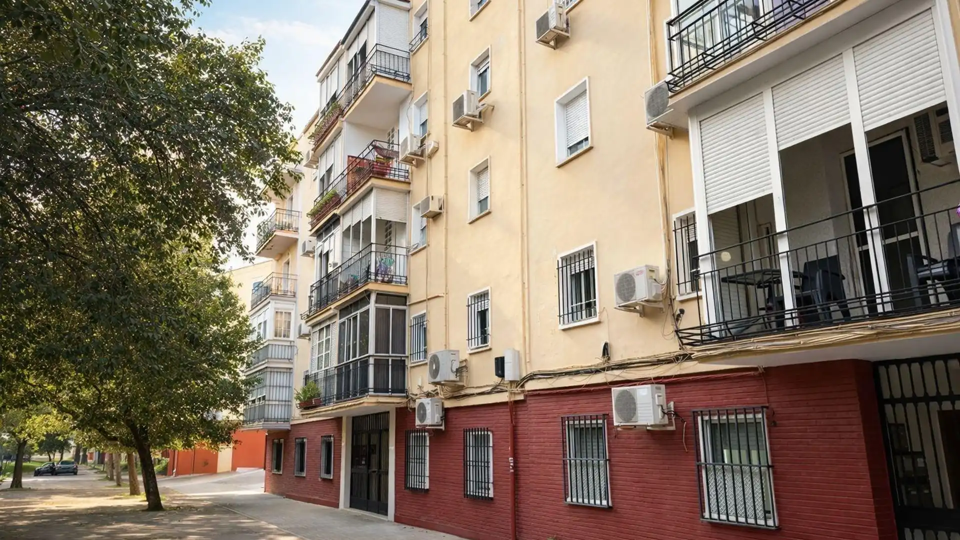 Exterior view of Flat for sale in  Sevilla Capital