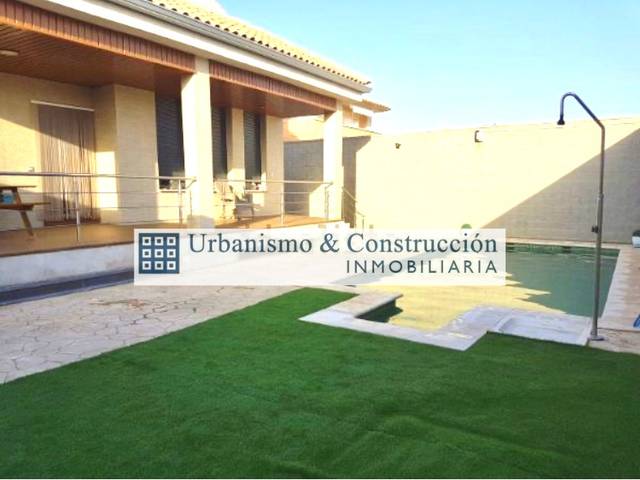 Casa-chalet en Venta en Nuevo Hospital