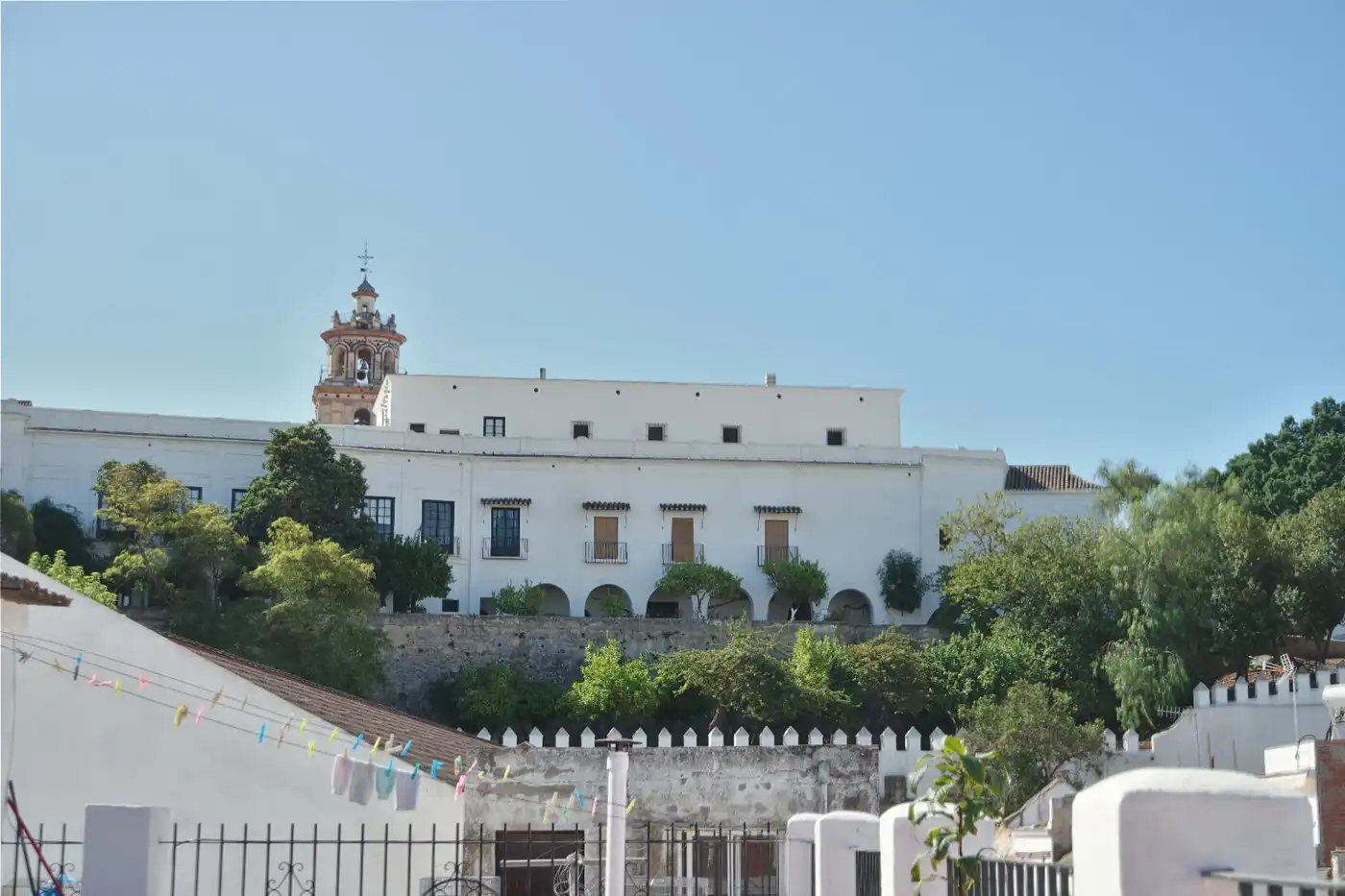 Außenansicht von Haus oder Chalet zum Verkauf in Sanlúcar de Barrameda mit Terrasse, Abstellraum und Balkon