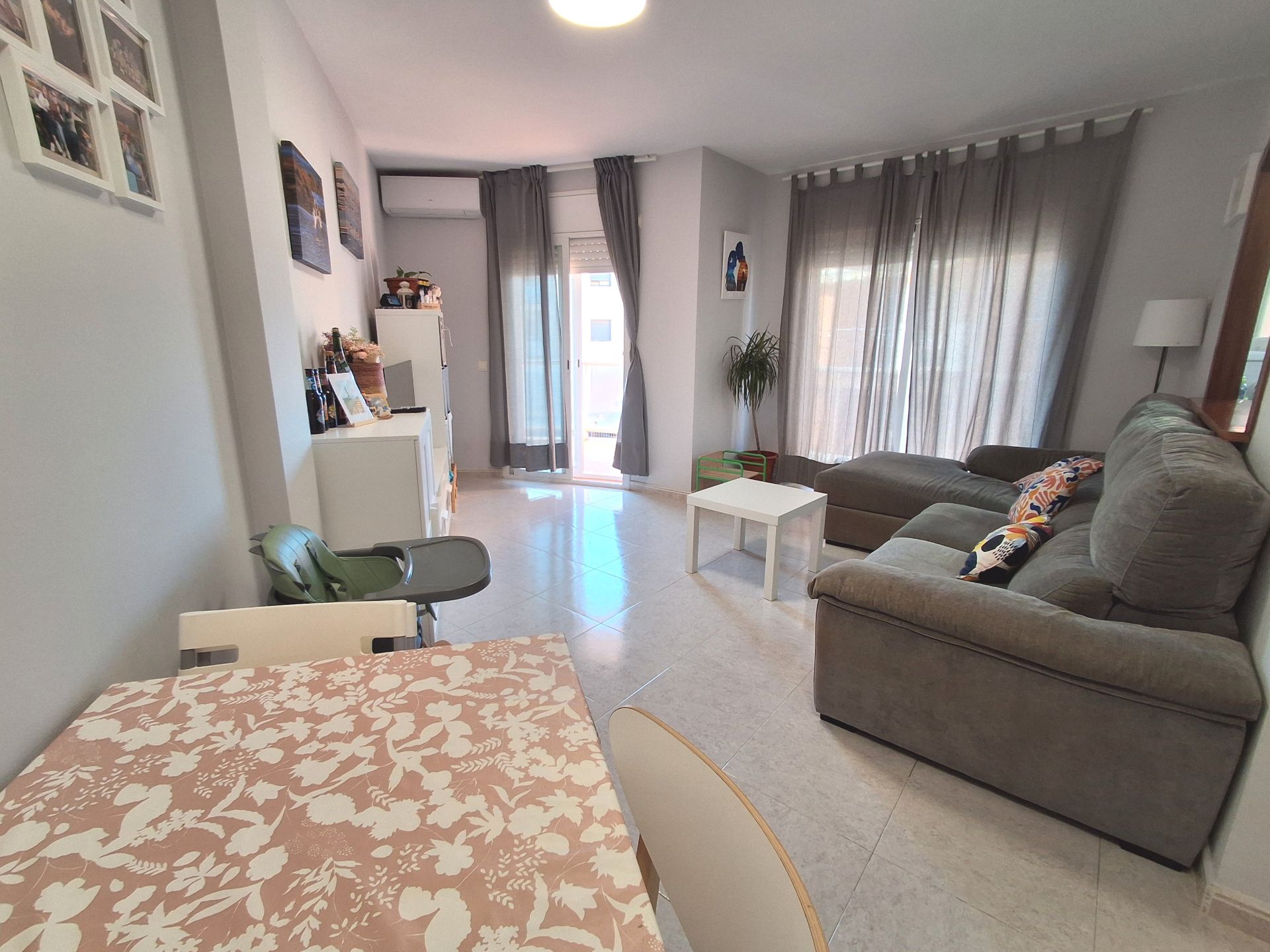 Living room of Flat for sale in Vandellòs i l'Hospitalet de l'Infant  with Air Conditioner, Terrace and Storage room