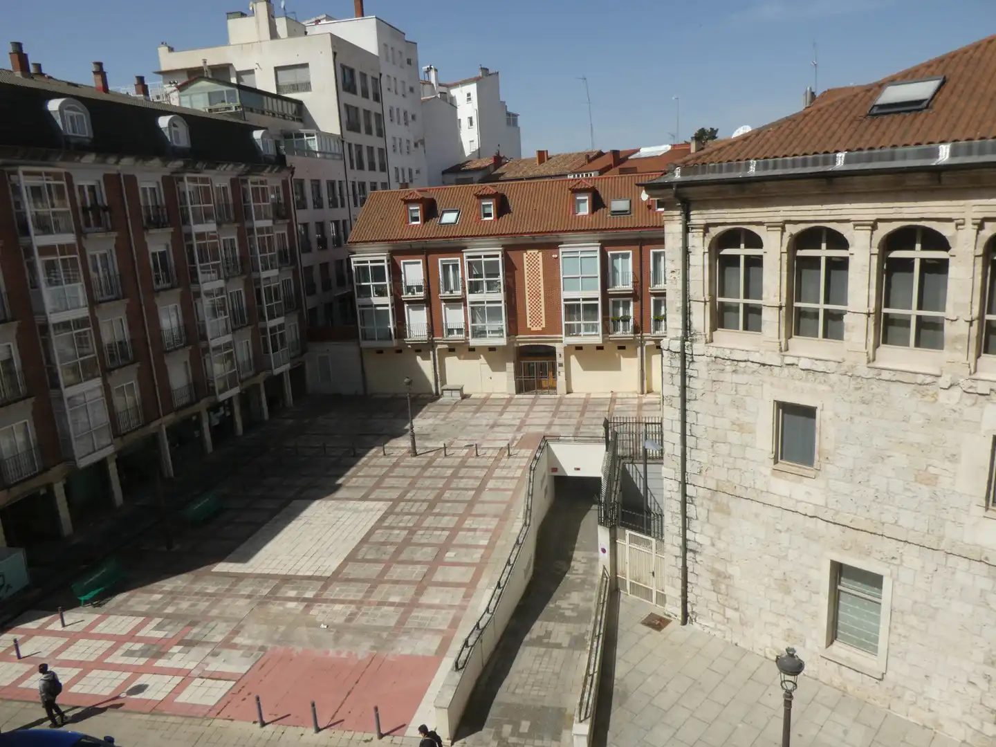 Vista exterior de Piso en venta en Burgos con Terraza y Amueblado