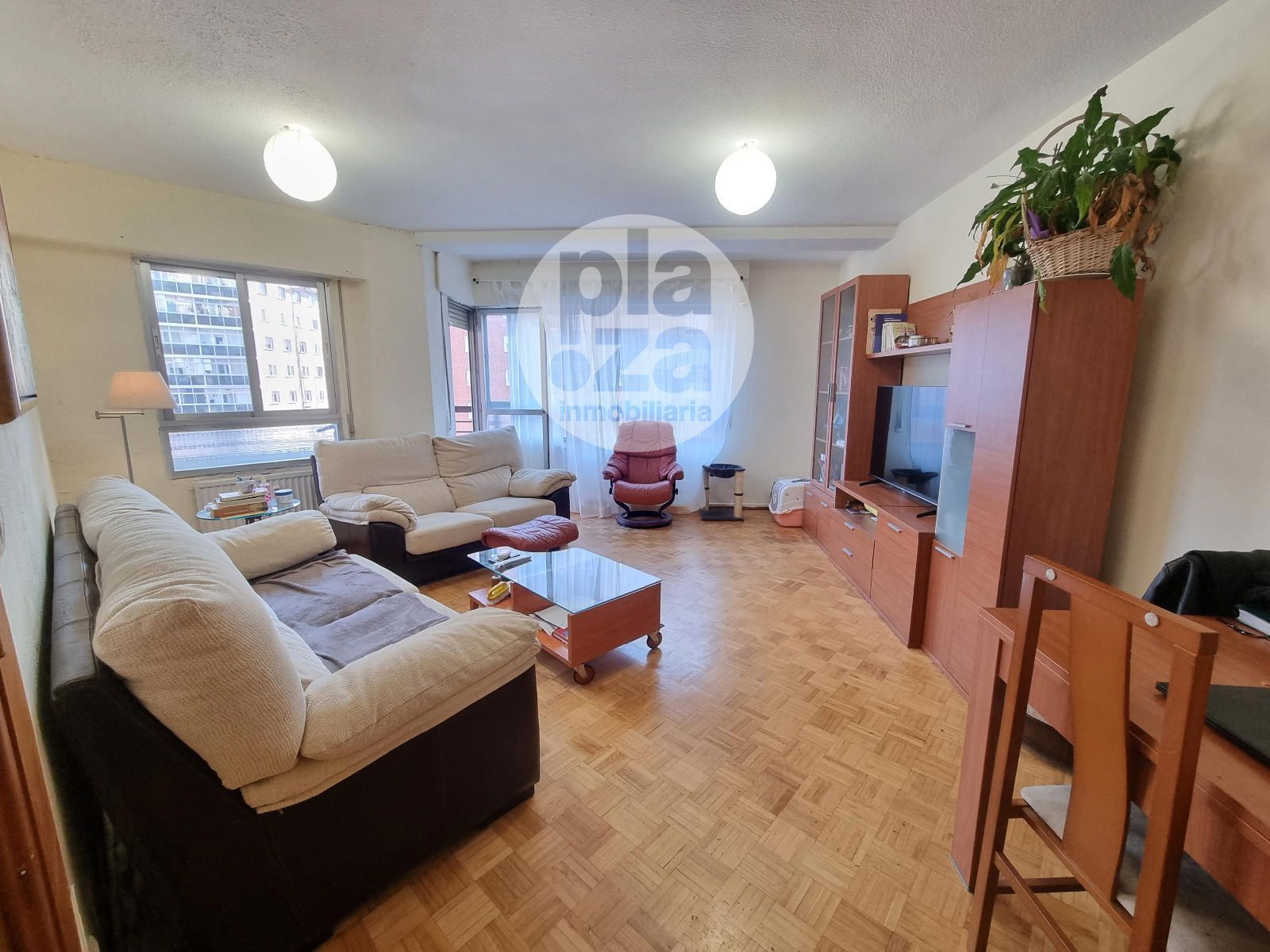 Sala d'estar de Pis en venda en Burgos Capital amb Calefacció i Terrassa
