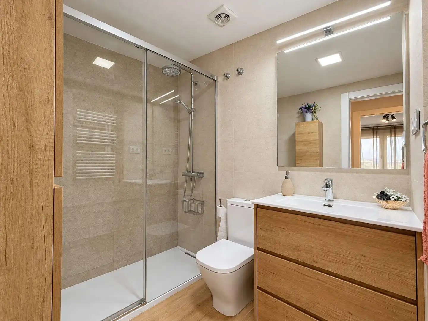 Bathroom of Flat for sale in Centre - Sant Oleguer