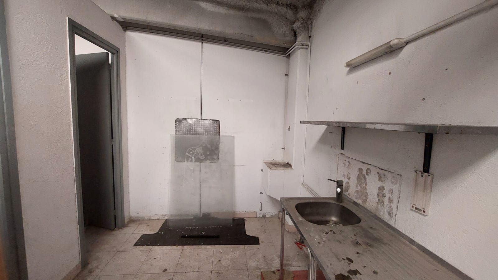 Kitchen of Industrial buildings for sale in El Vendrell