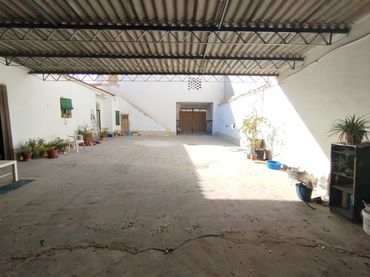 Casa pareada con jardín en venta en Calle Campomanes