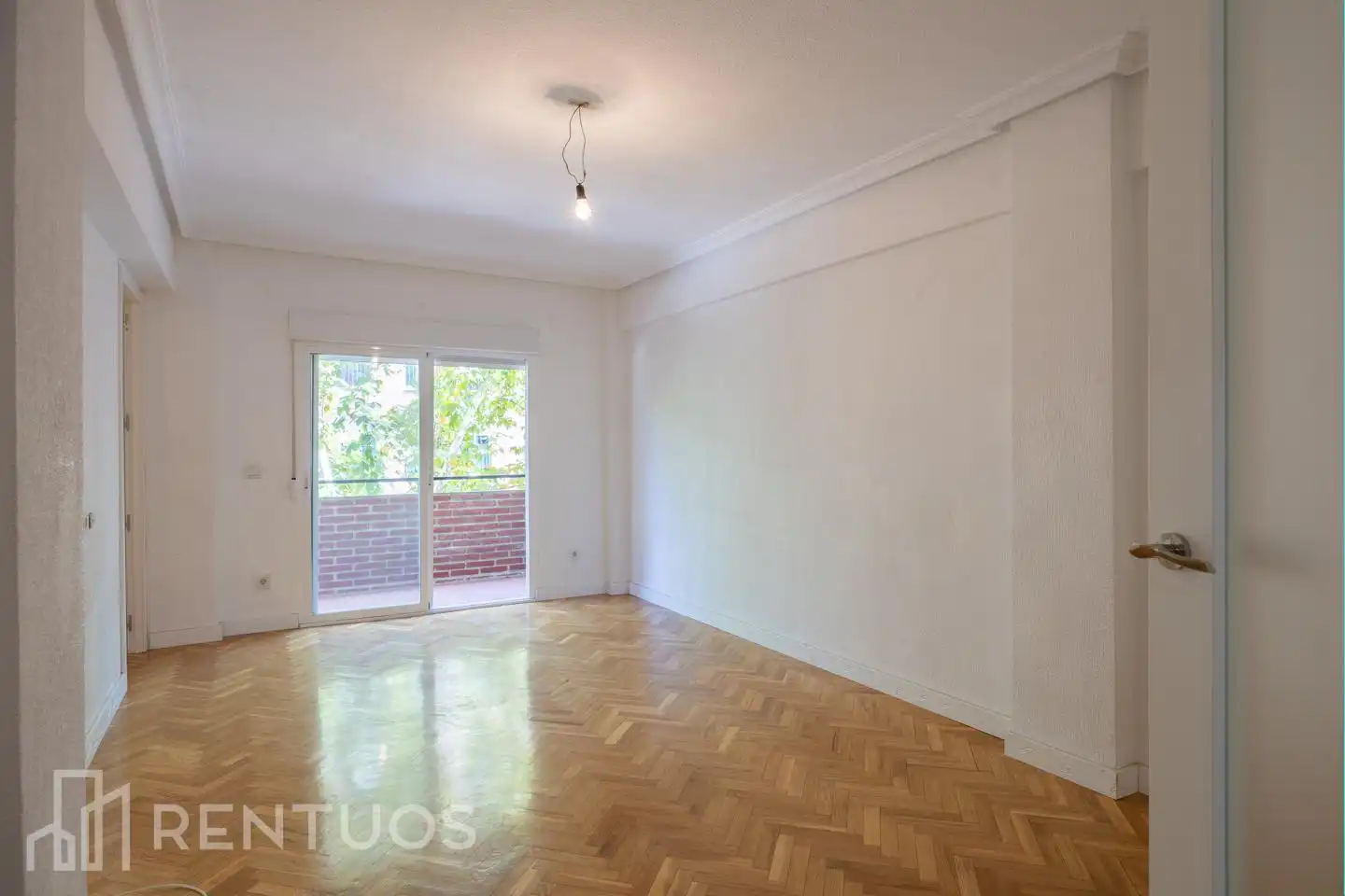 Flat for rent in Calle Parque de Cabañeros, Parque Lisboa - La Paz
