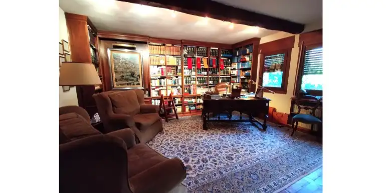 Casa rústica amb jardí en venda a Área Rural