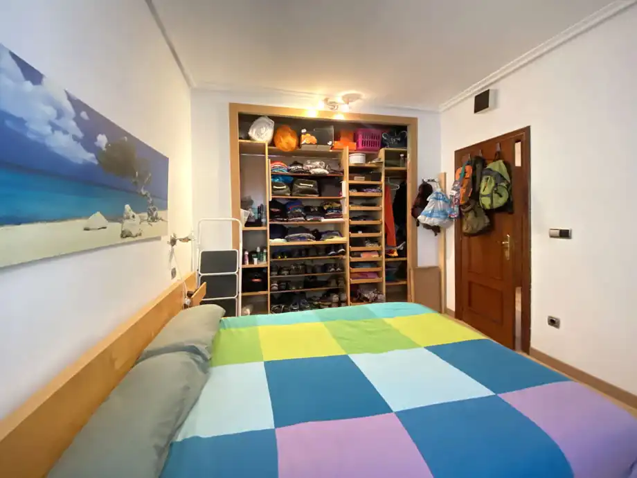Habitación de Piso en venta en Vitoria - Gasteiz con Calefacción, Trastero y Amueblado