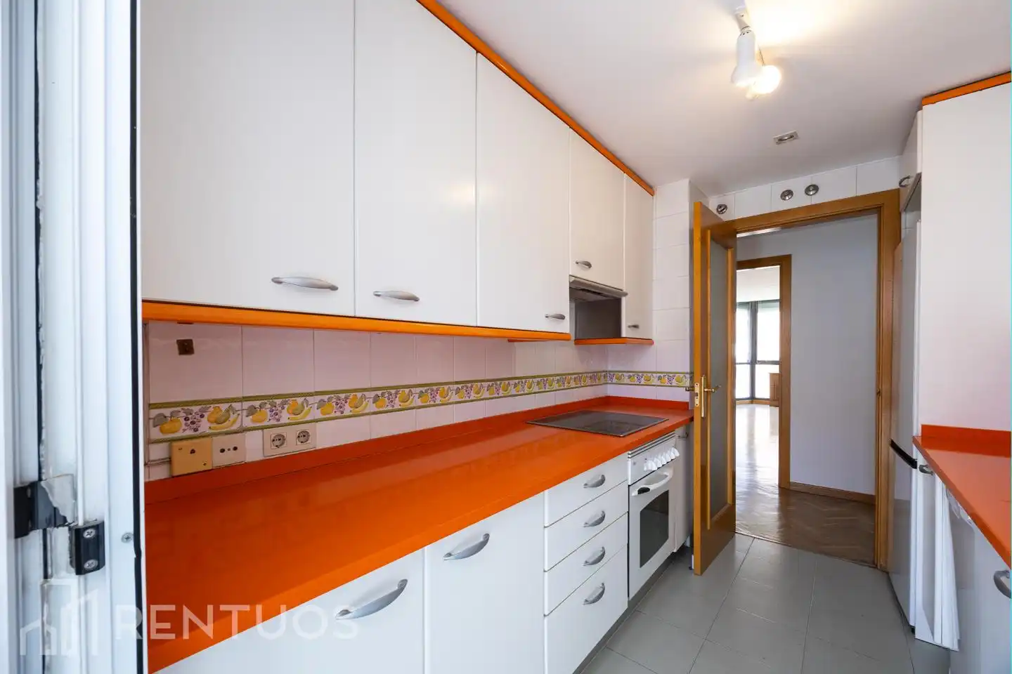 Kitchen of Flat for rent in Madrid  with Air Conditioner, Heating and Parquet flooring