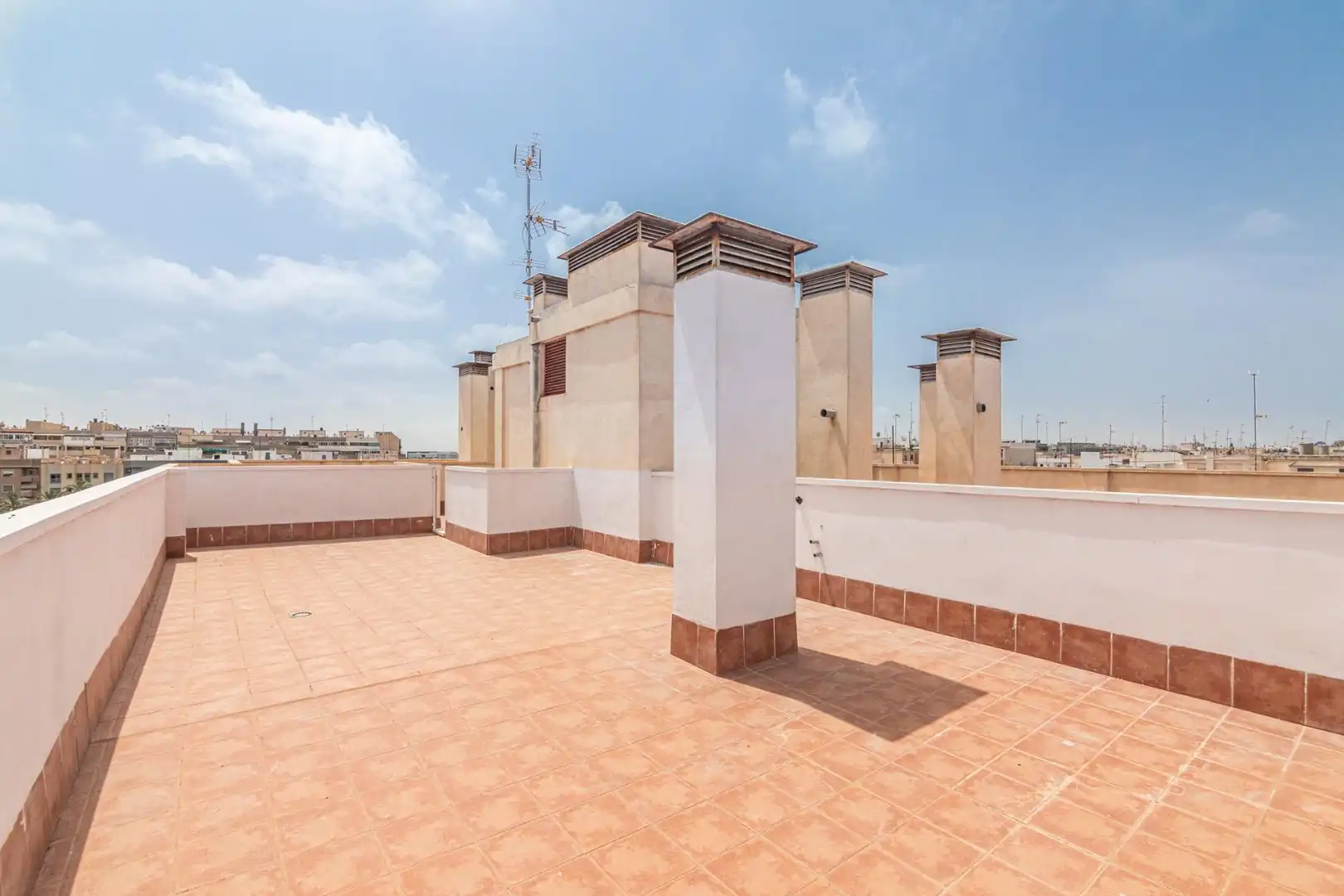 Terrassa de Pis en venda en Elche / Elx amb Aire condicionat, Terrassa i Moblat