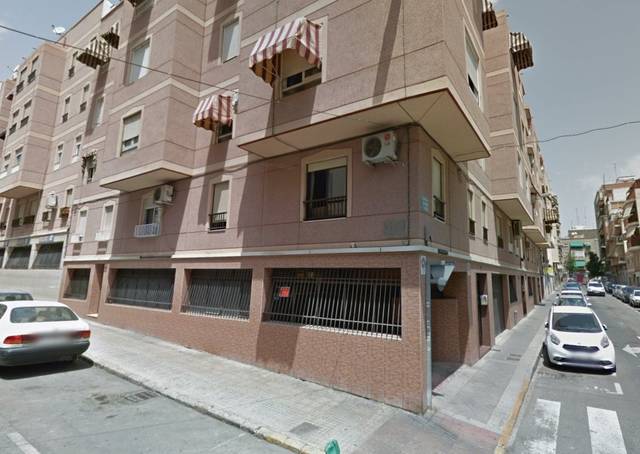 Local comercial en Venta en El Toscar