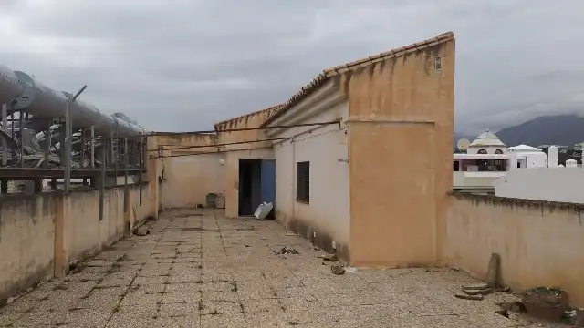 Inmuebles singulares con ascensor en venta en Avenida de Pescia 53, imagen 10
