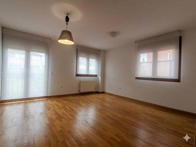 Piso en Alquiler en Torrecaballeros