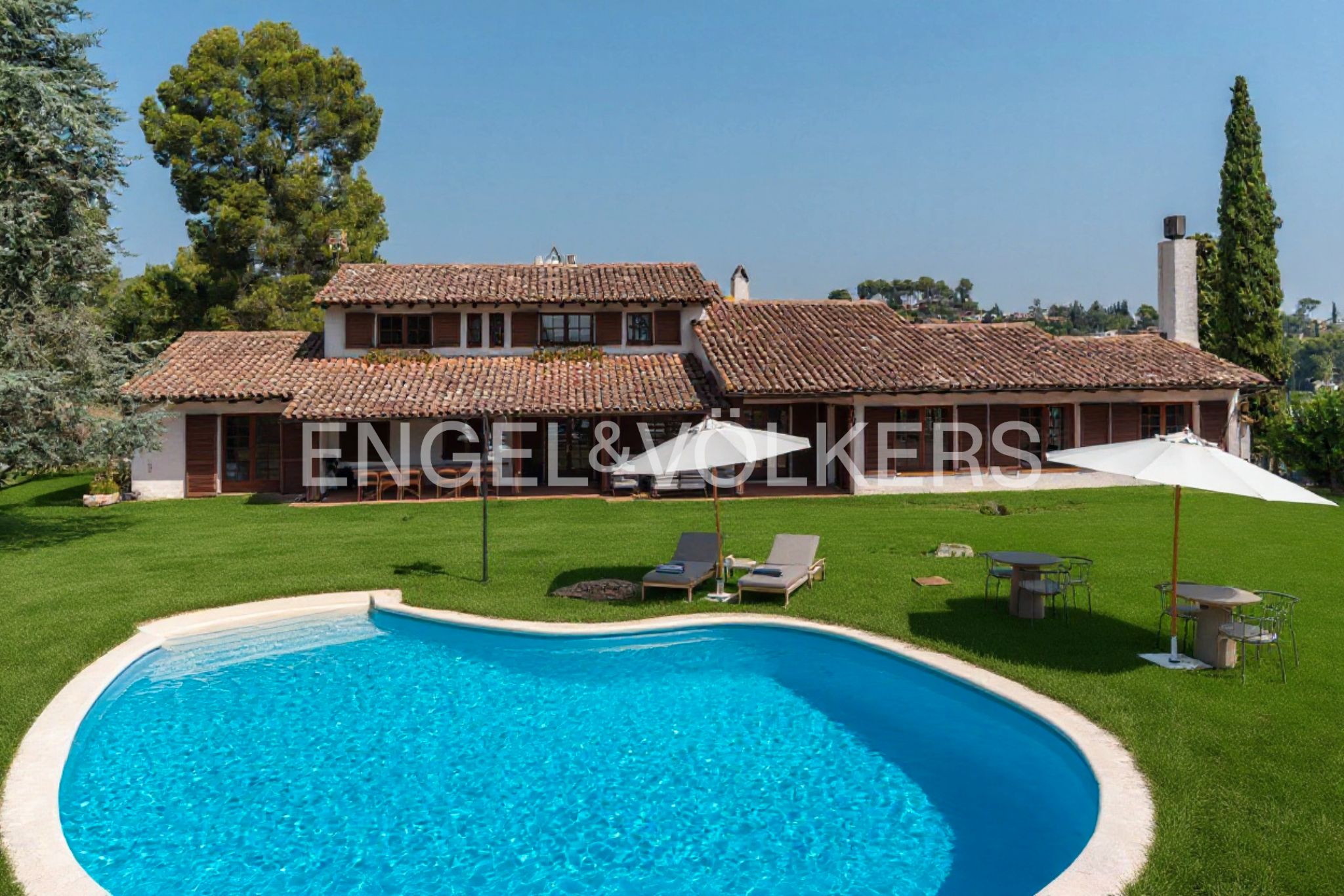 Swimming pool of House or chalet for sale in Cerdanyola del Vallès  with Air Conditioner, Heating and Private garden