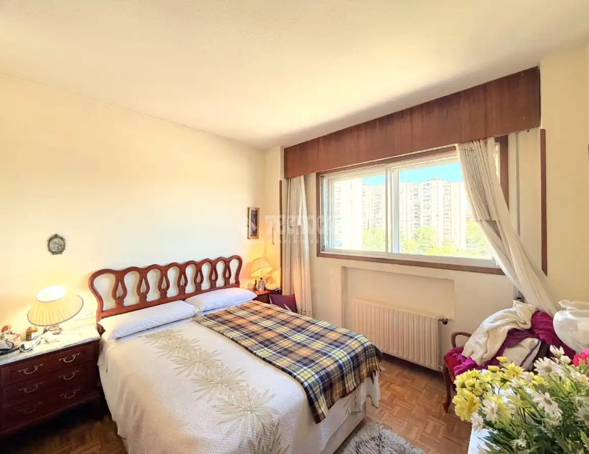 Schlafzimmer von Wohnung zum Verkauf in Madrid mit Heizung, Privatgarten und Schwimmbad