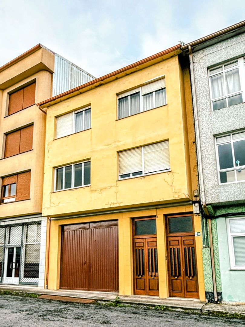 Exterior view of Building for sale in Carballo