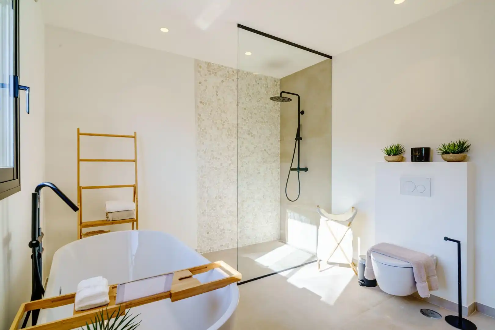 Baño de Casa o chalet en venta en Marbella con Aire acondicionado, Jardín privado y Terraza