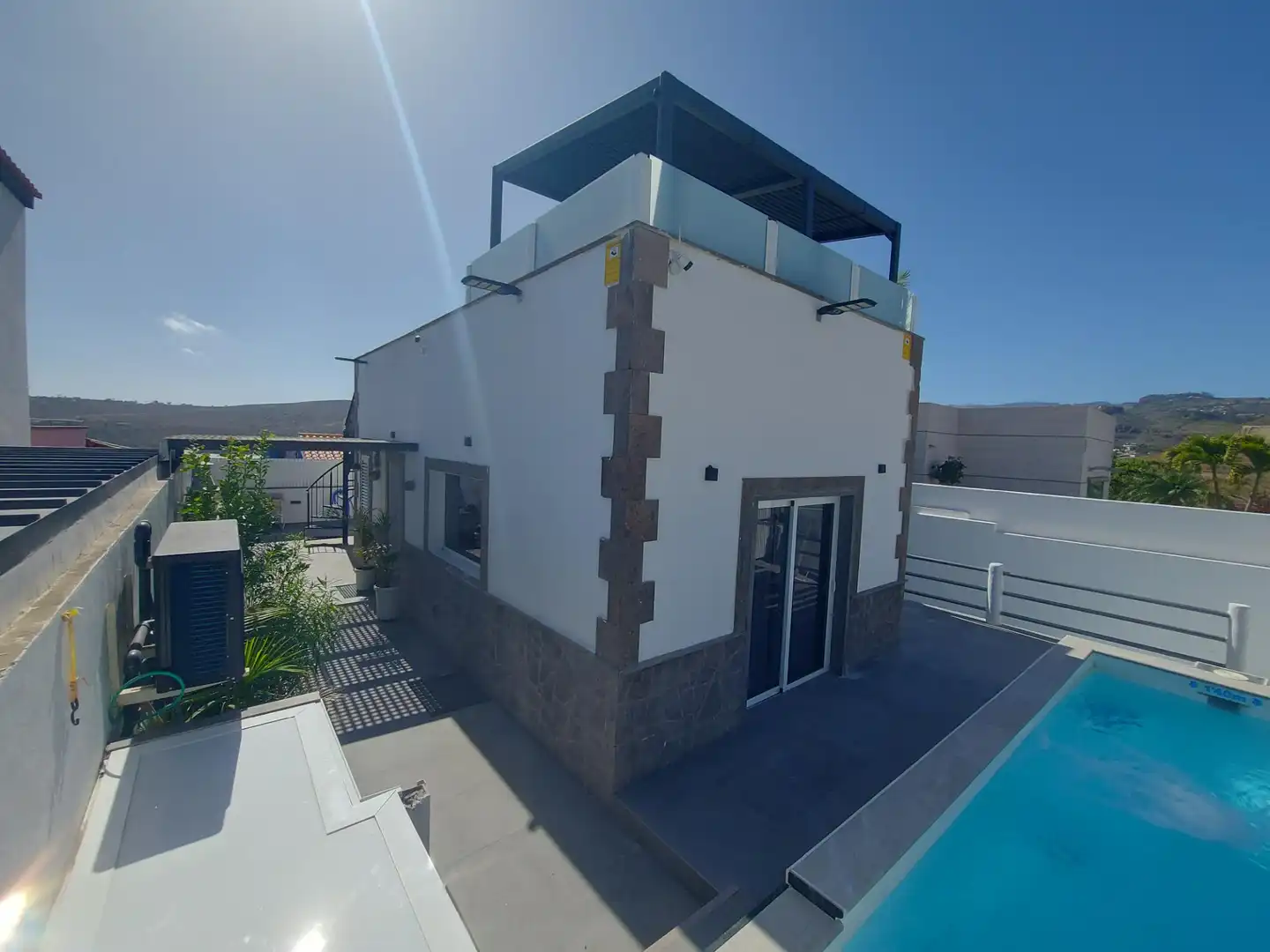 Vista exterior de Casa o chalet en venta en San Bartolomé de Tirajana con Aire acondicionado, Jardín privado y Terraza