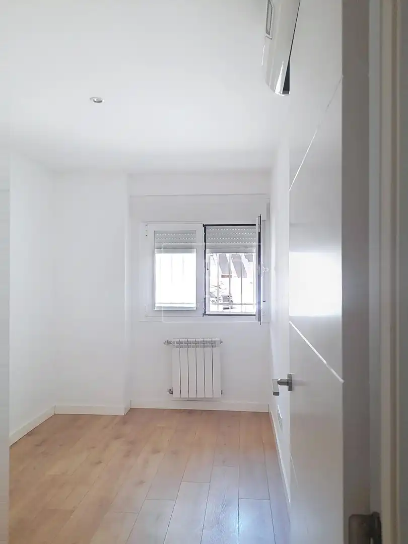 Habitación de Planta baja en venta en Madrid con Aire acondicionado, Calefacción y Trastero