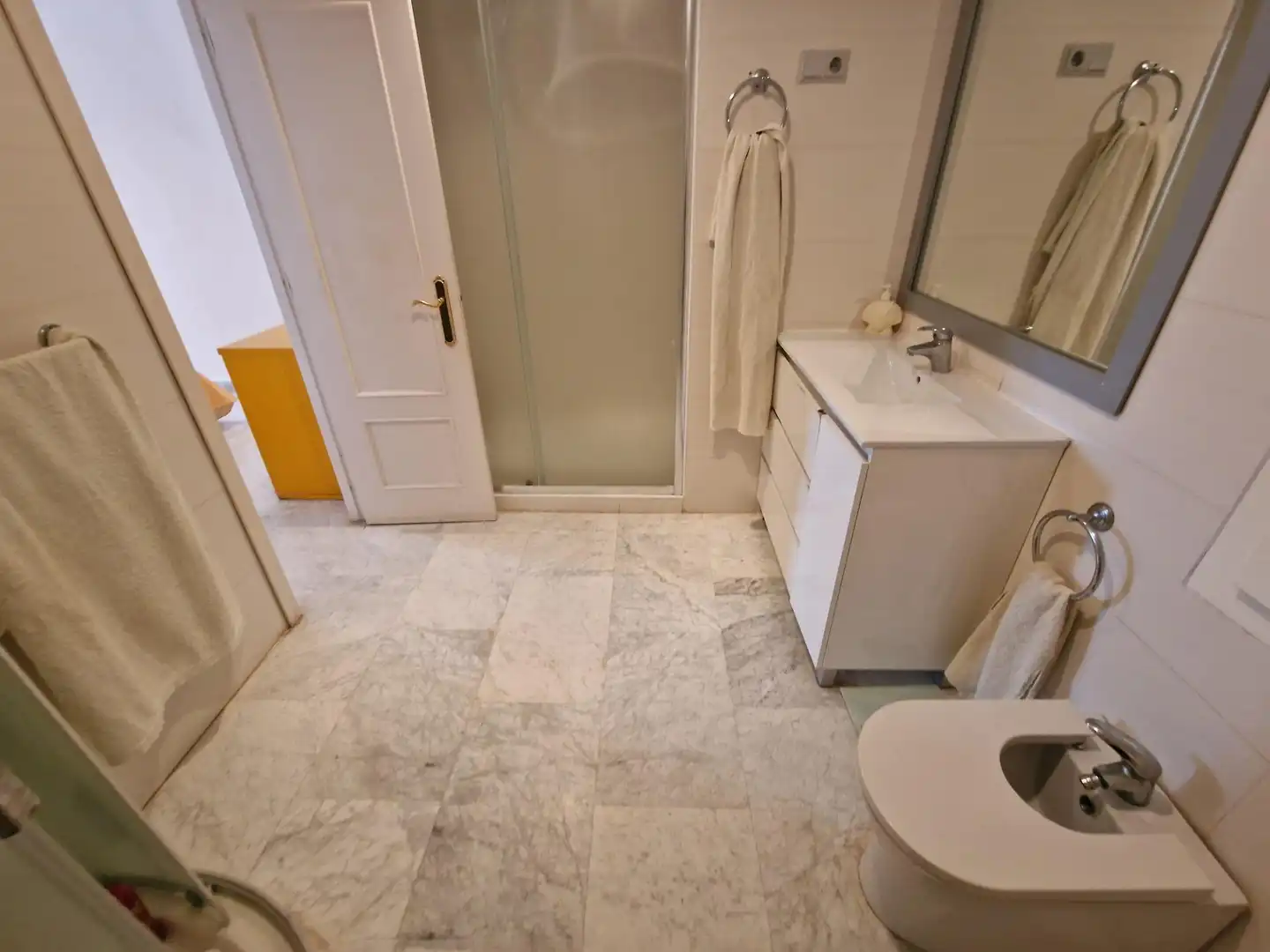 Baño de Piso de alquiler en Águilas con Balcón y Piscina comunitaria