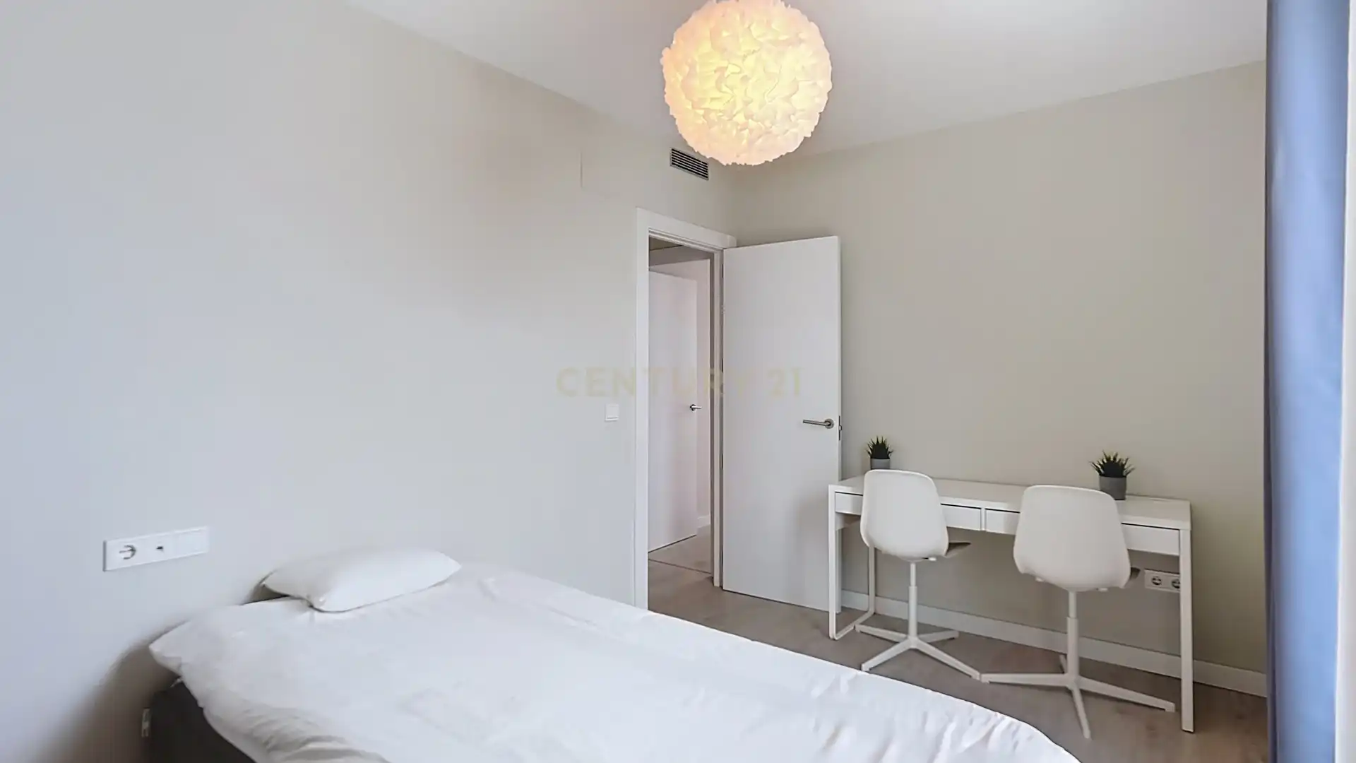 Habitación de Casa adosada de alquiler en Fuengirola con Aire acondicionado, Trastero y Horno