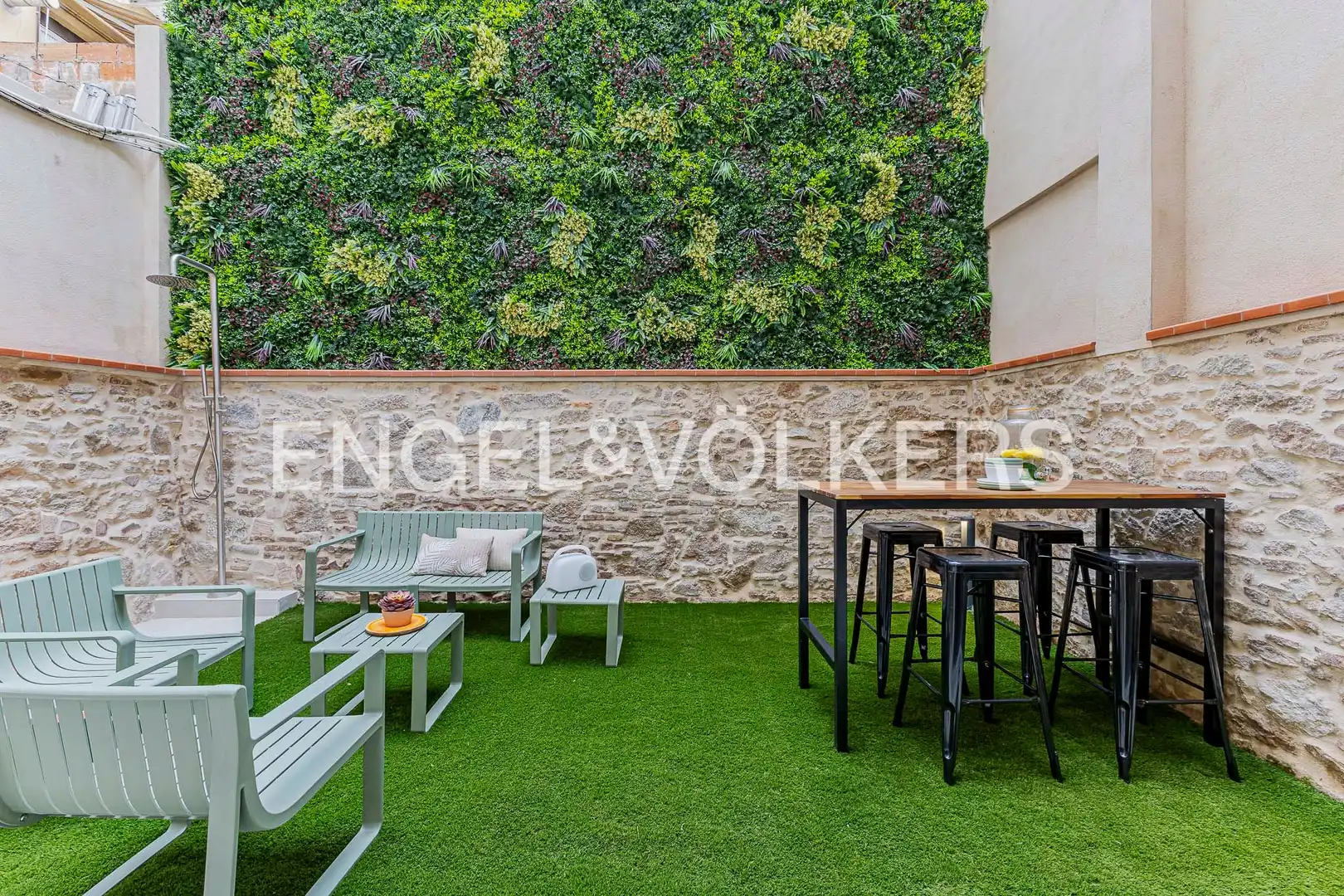 Terrasse von Wohnung zum Verkauf in Barcelona mit Klimaanlage, Heizung und Privatgarten