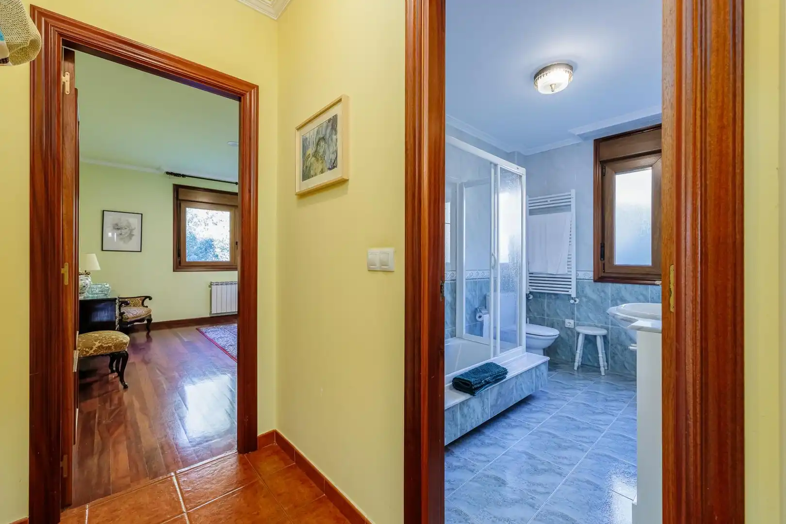 Badezimmer von Haus oder Chalet zum Verkauf in Moaña mit Heizung, Abstellraum und Balkon