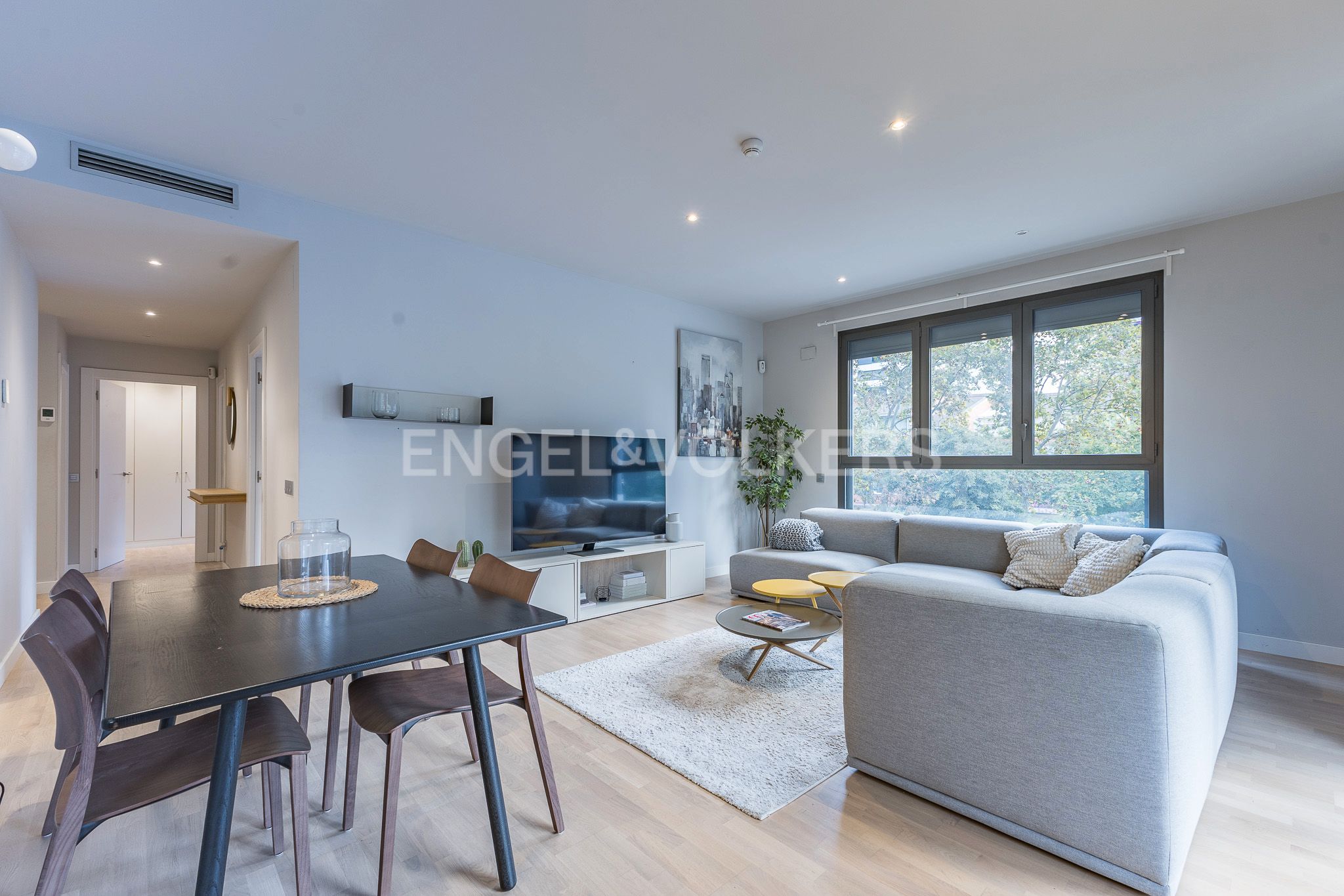 Living room of Apartment for sale in L'Hospitalet de Llobregat  with Air Conditioner, Heating and Furnished