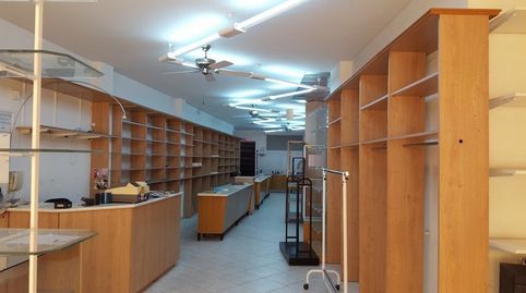 SE VENDE AMPLIO LOCAL COMERCIAL EN PLENO CENTRO