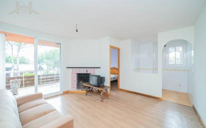 Sala d'estar de Apartament en venda en San Martín de Valdeiglesias amb Terrassa i Balcó