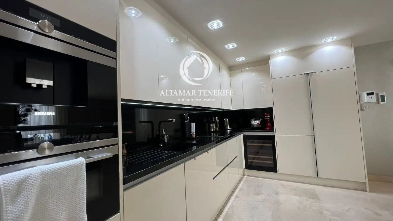 Apartamento con piscina en venta en Costa Adeje, imagen 23